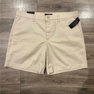 Banana Republic Men’s Shorts 35 Core Temp
